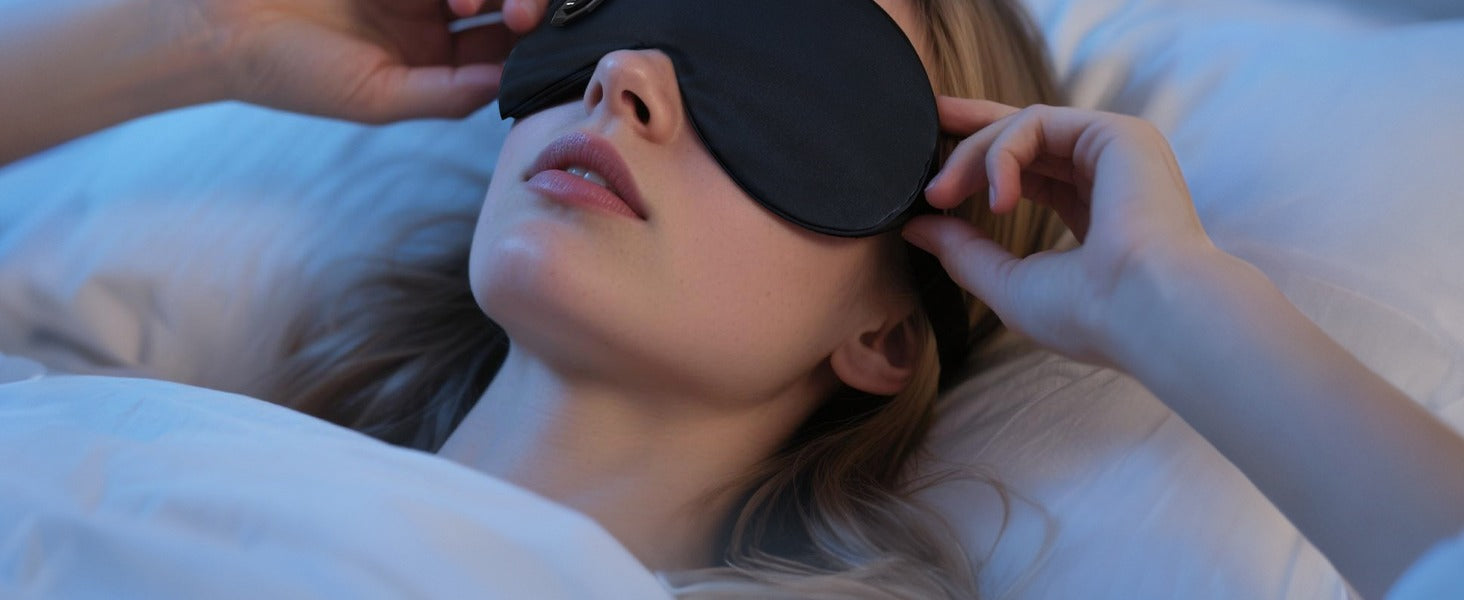 Cordless heated eye mask for tired eyes